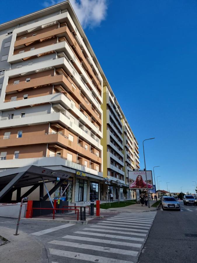 Regina Apartment 波德戈里察 外观 照片